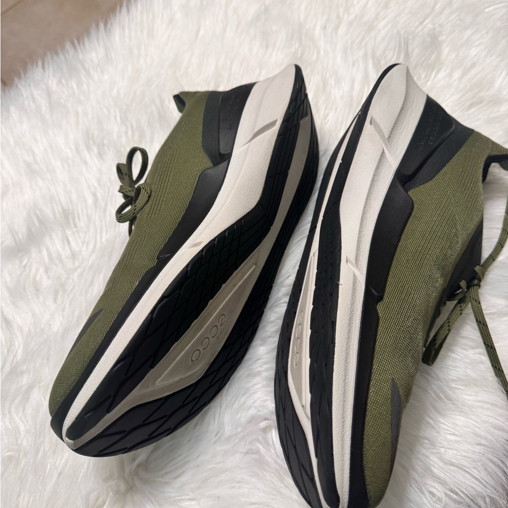 Ecco Men's Olive Green Sneakers - Picture 11 of 12